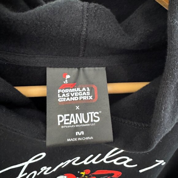 Formula 1 x Peanuts Las Vegas Grand Prix Hoodie – Youth Size Medium -- NEW - Picture 10 of 13